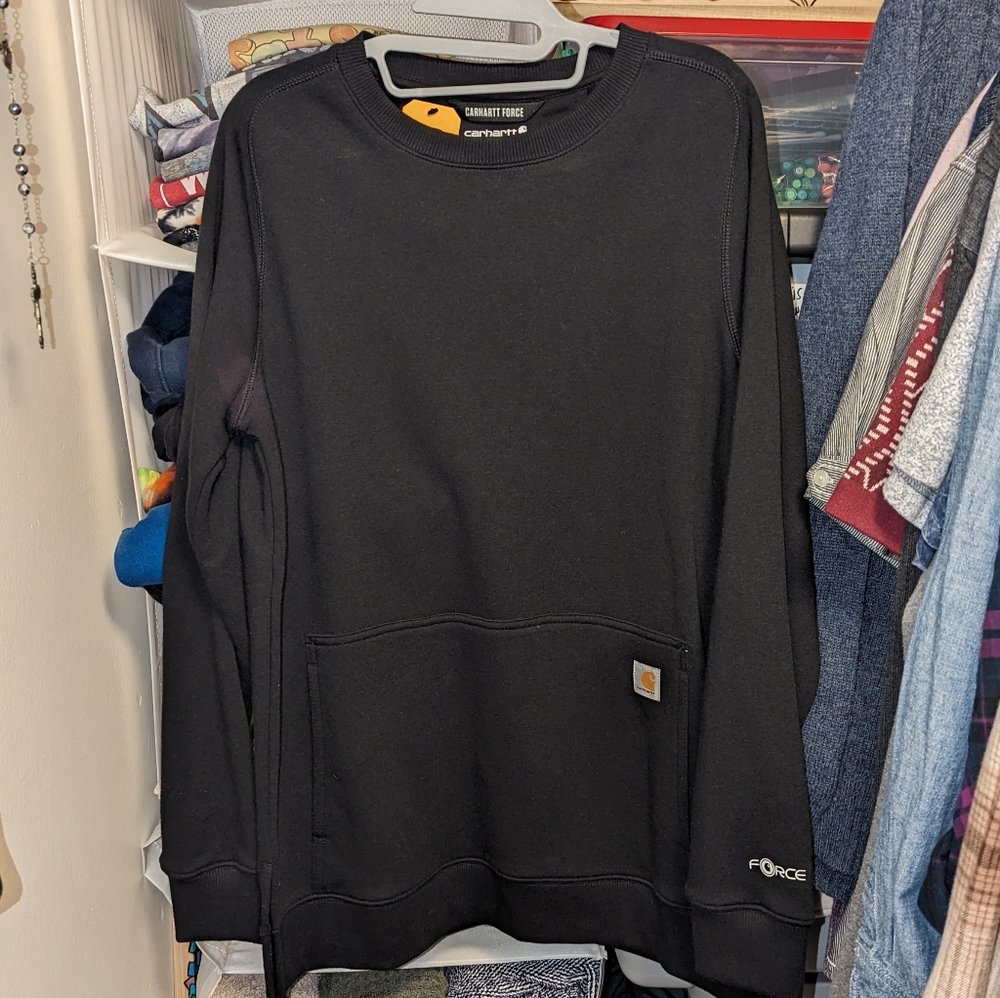 NWT ladies Carhartt crew neck sweatshirt with front pocket